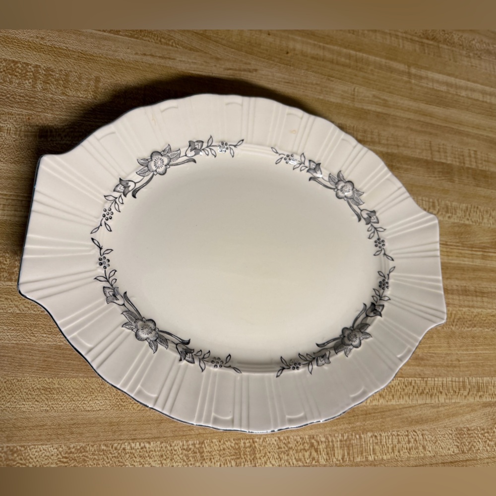vintage‎ Homer Laughlin Coronet Wreath pattern serving platter holiday Christmas